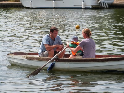 Thames Valley Rag Regatta 2014 - family dinghies - we like to start them young!